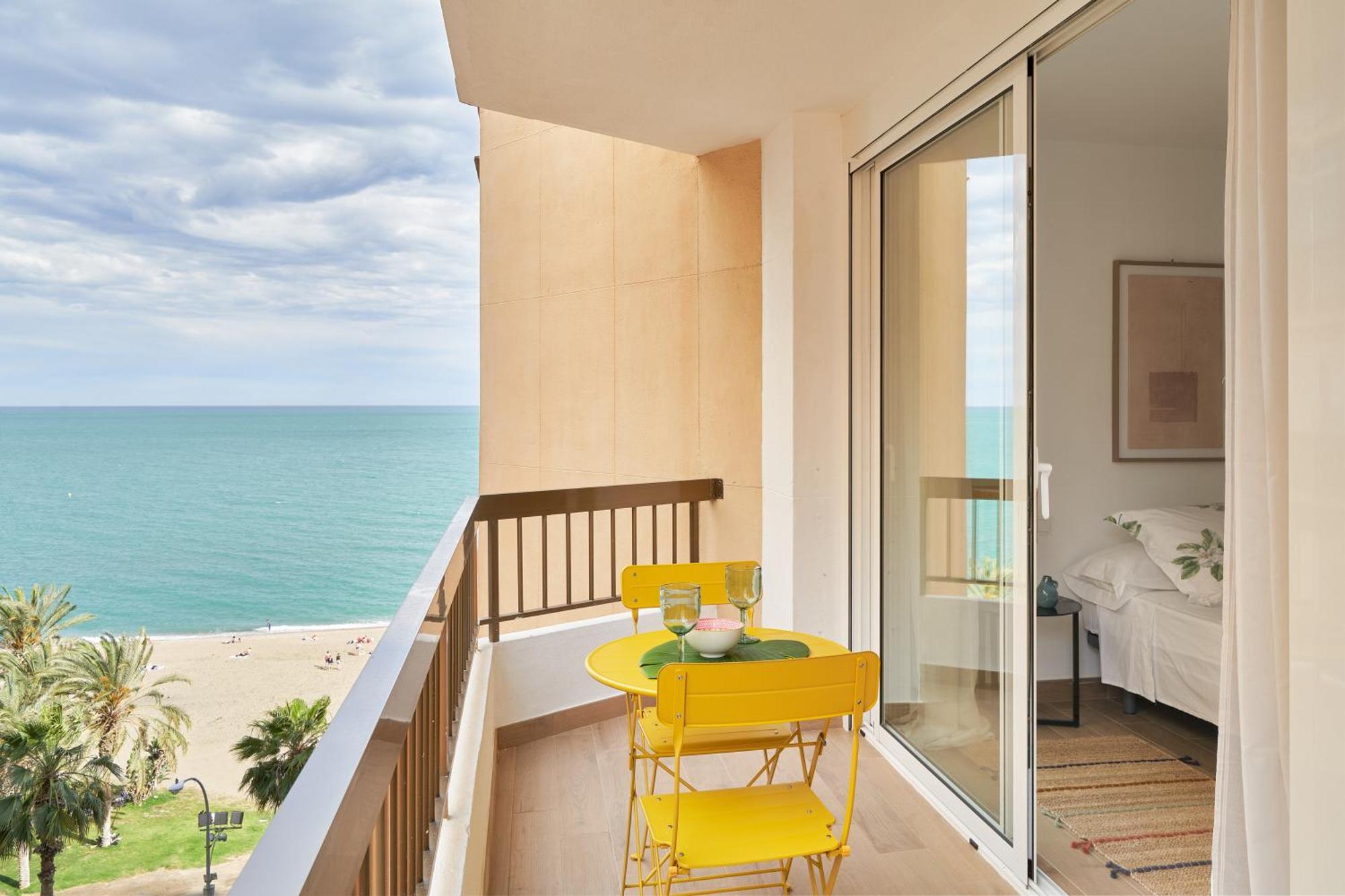 Apartamento en primera linea de playa en la Malagueta Málaga Exterior foto